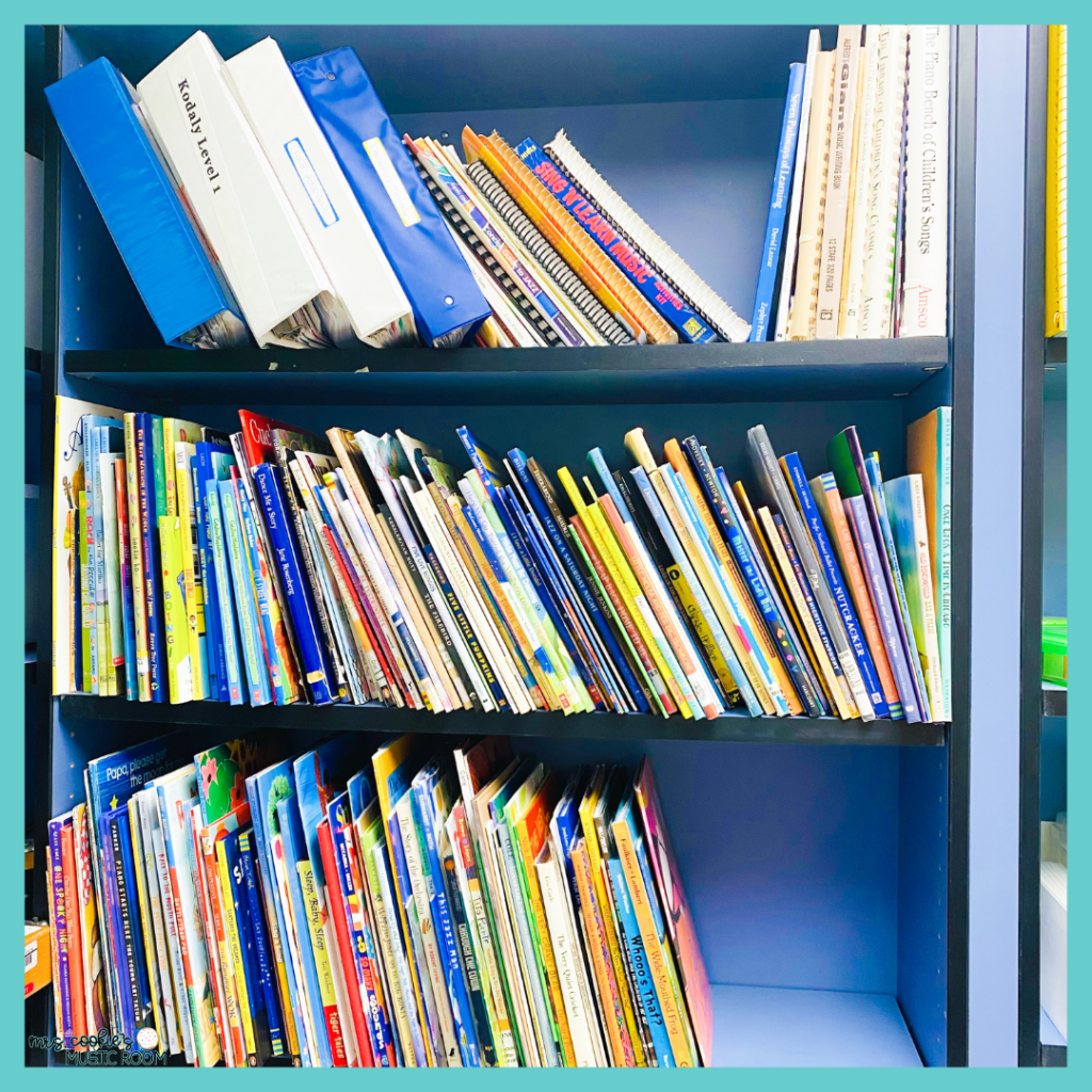 How-to-keep-your-teaching-materials-organized children's books on shelves